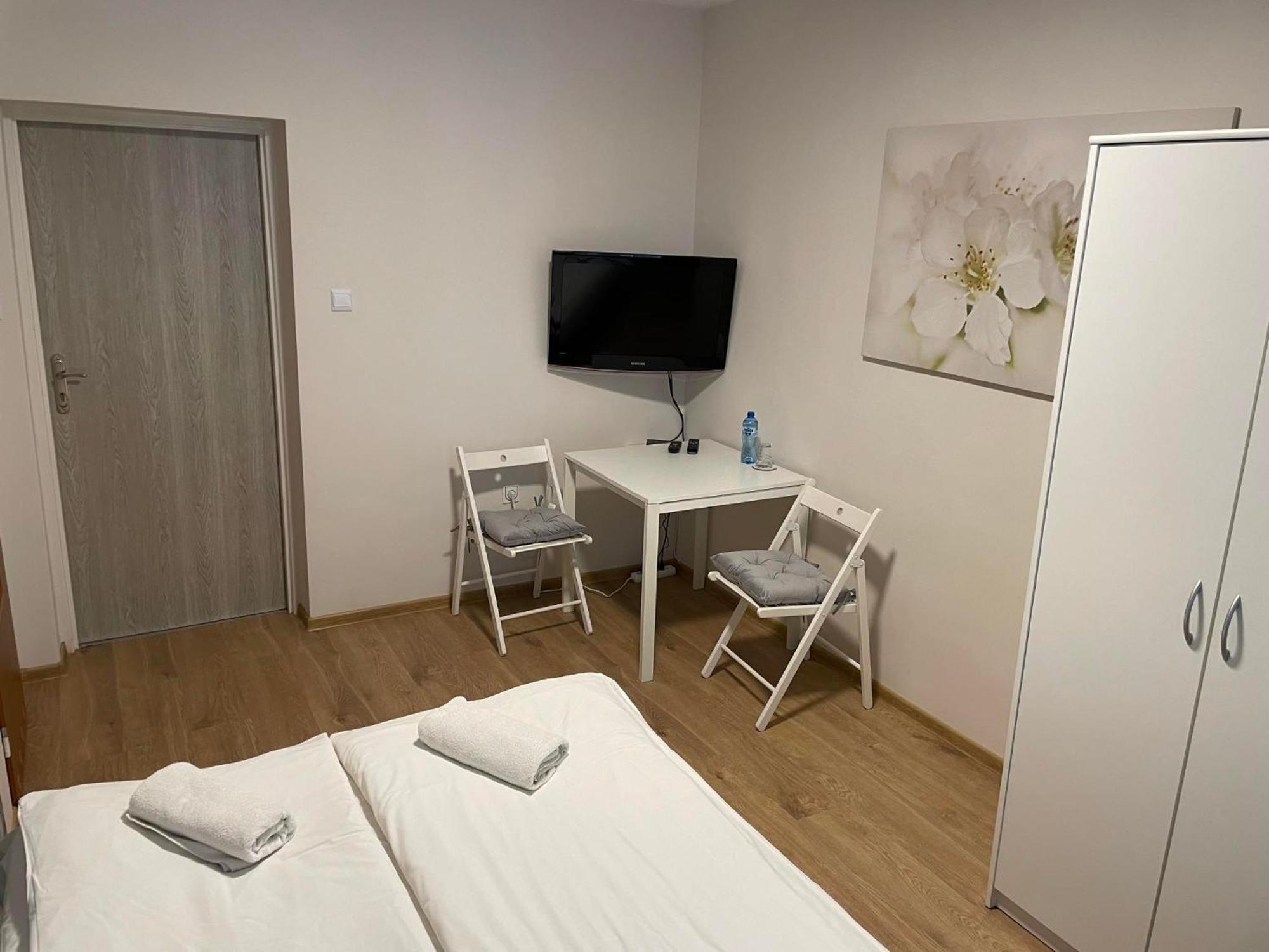 Apartament Mozaikowy Piec Ślesin Zewnętrze zdjęcie