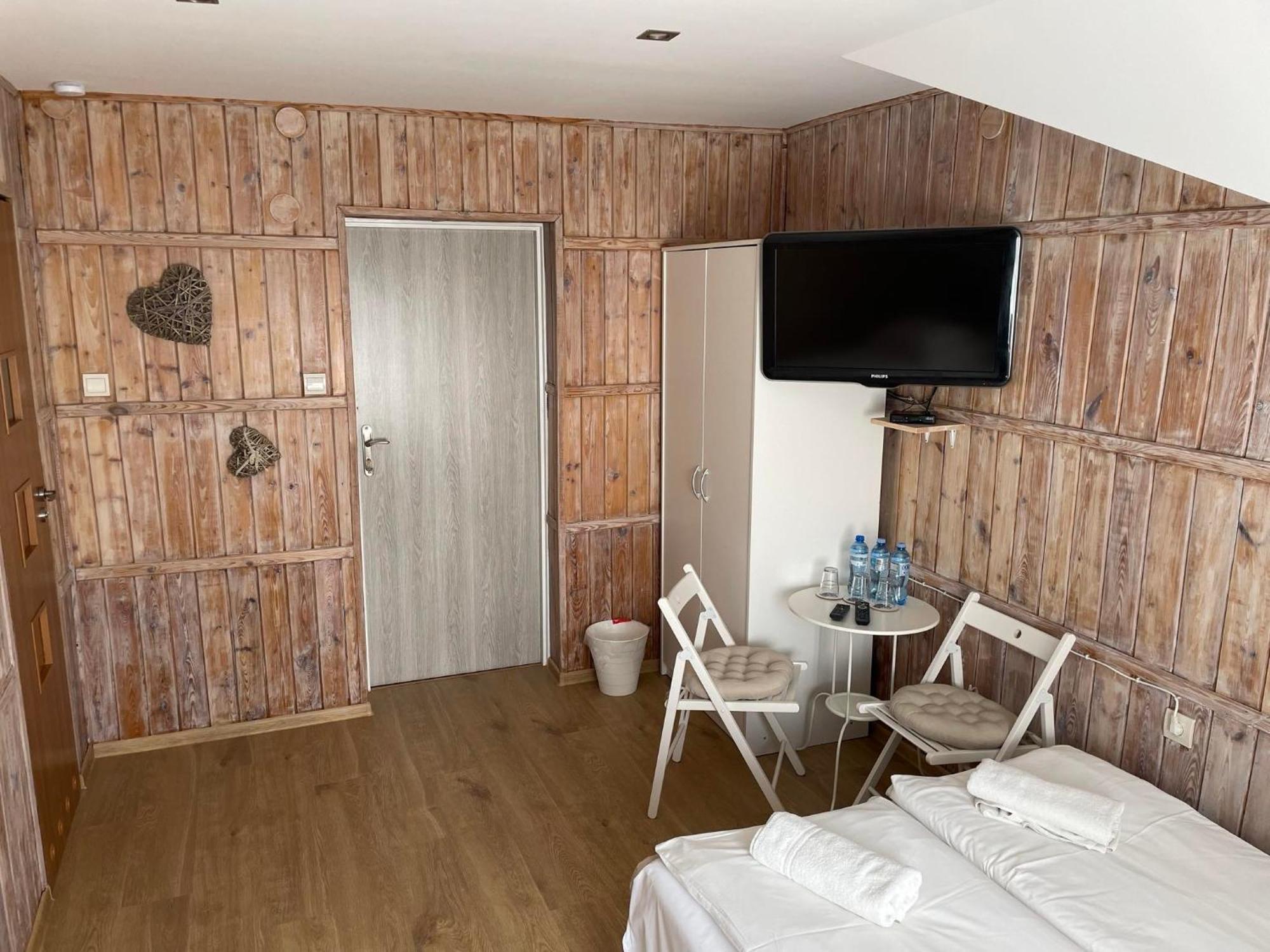 Apartament Mozaikowy Piec Ślesin Zewnętrze zdjęcie